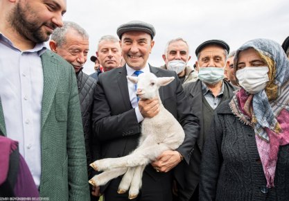 İzmir Büyükşehir Belediyesi’nden çiftçilere ücretsiz danışmanlık hizmeti